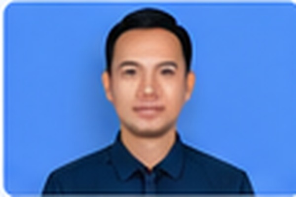 Ahmad Fauzi, S.T